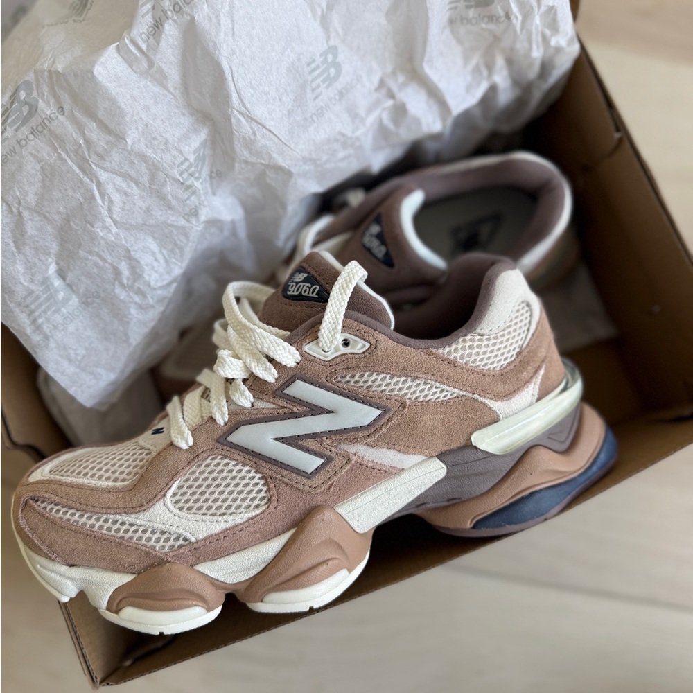 New Balance 9060 U9060ETN Earth Shadow Flat Taupe Bisque Women’s 7.5 / Men’s 6